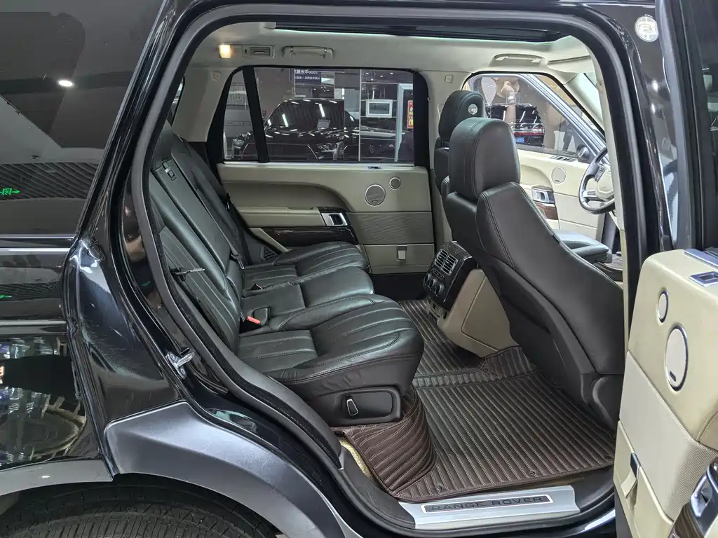 Land Rover Range Rover — миниатюра 7
