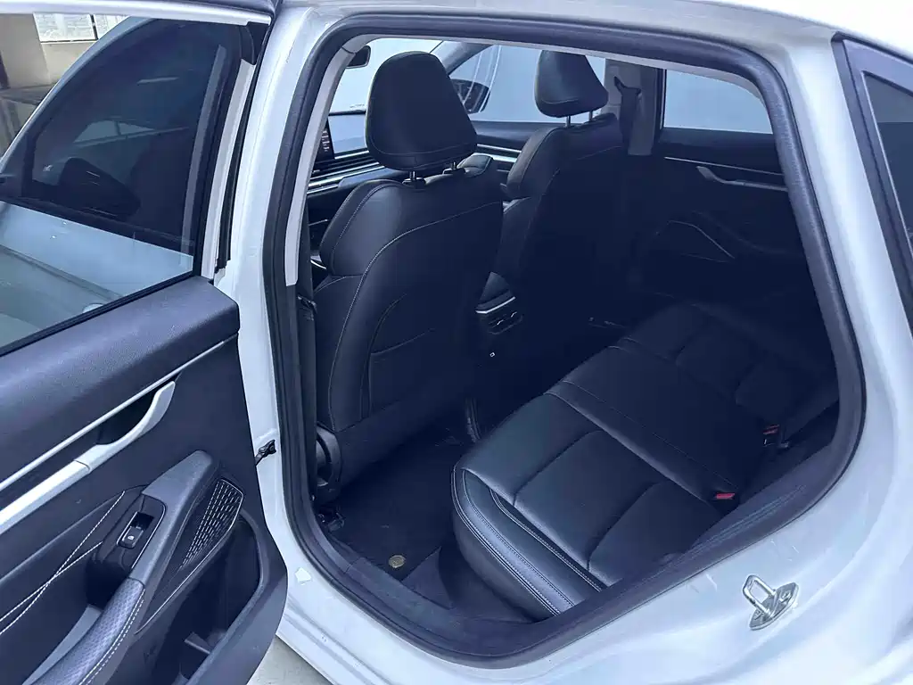 Geely Emgrand — миниатюра 9