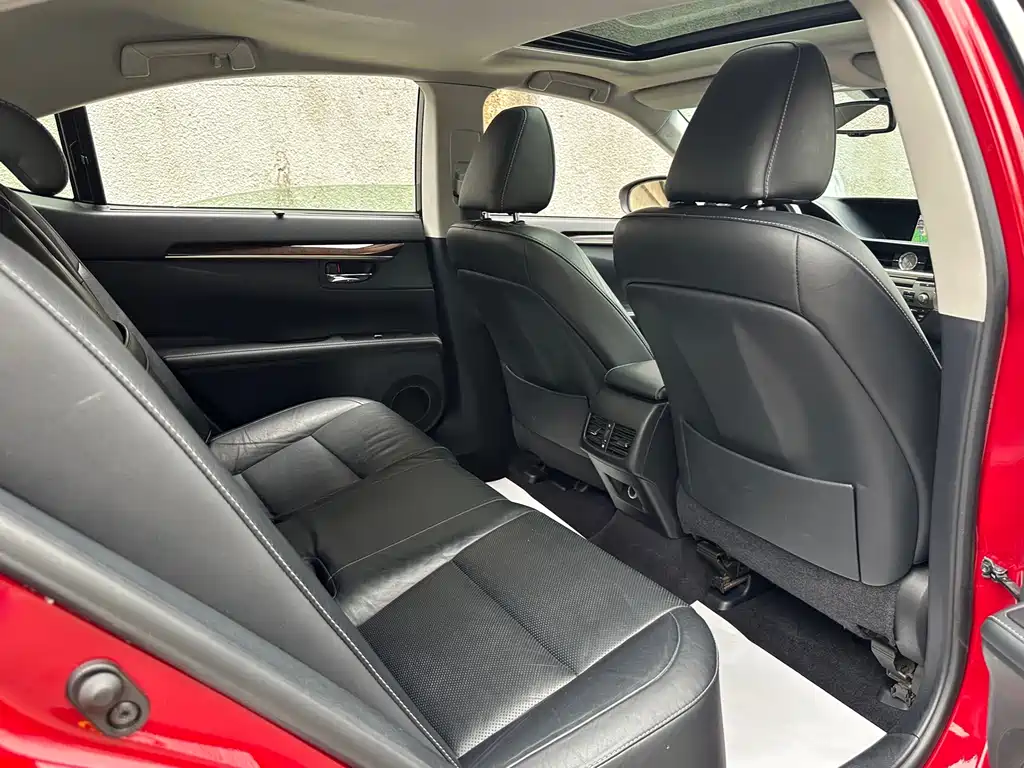 Lexus ES — миниатюра 34