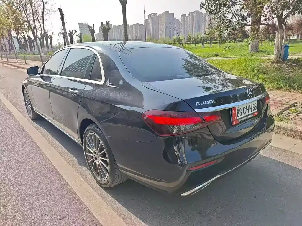Mercedes-Benz E-Class E 2022 E 260 L
