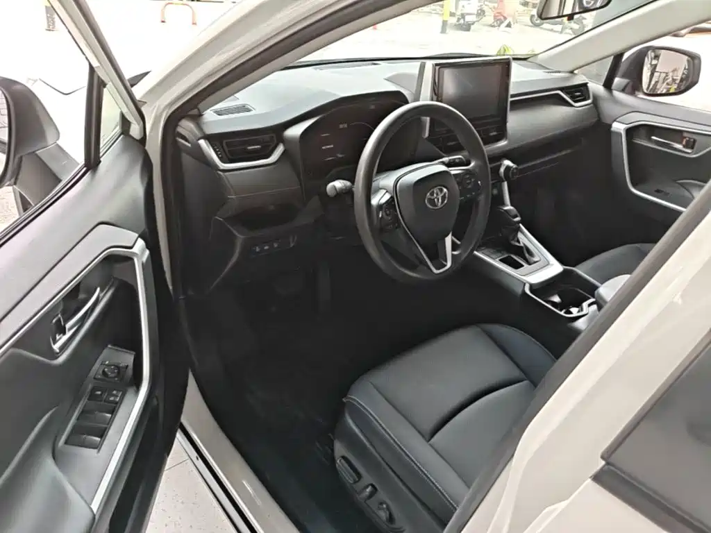 Toyota RAV4 — миниатюра 16
