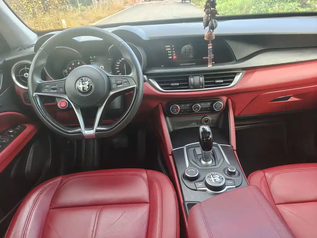 Alfa Romeo Stelvio — миниатюра 6