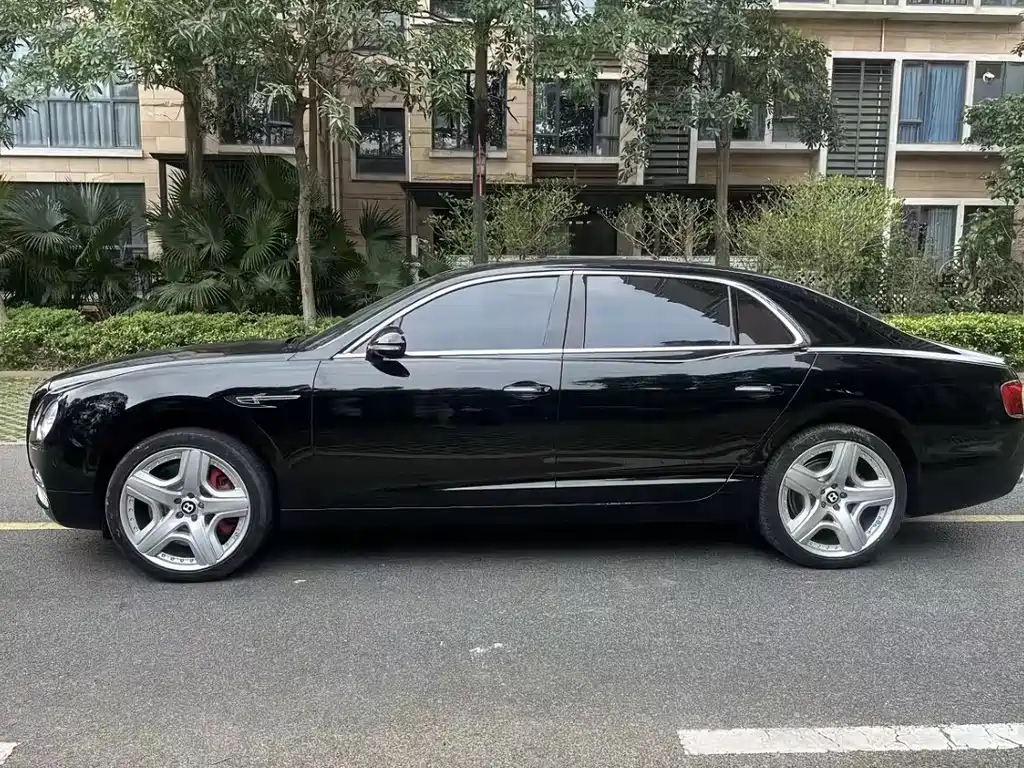 Bentley Flying Spur — миниатюра 3