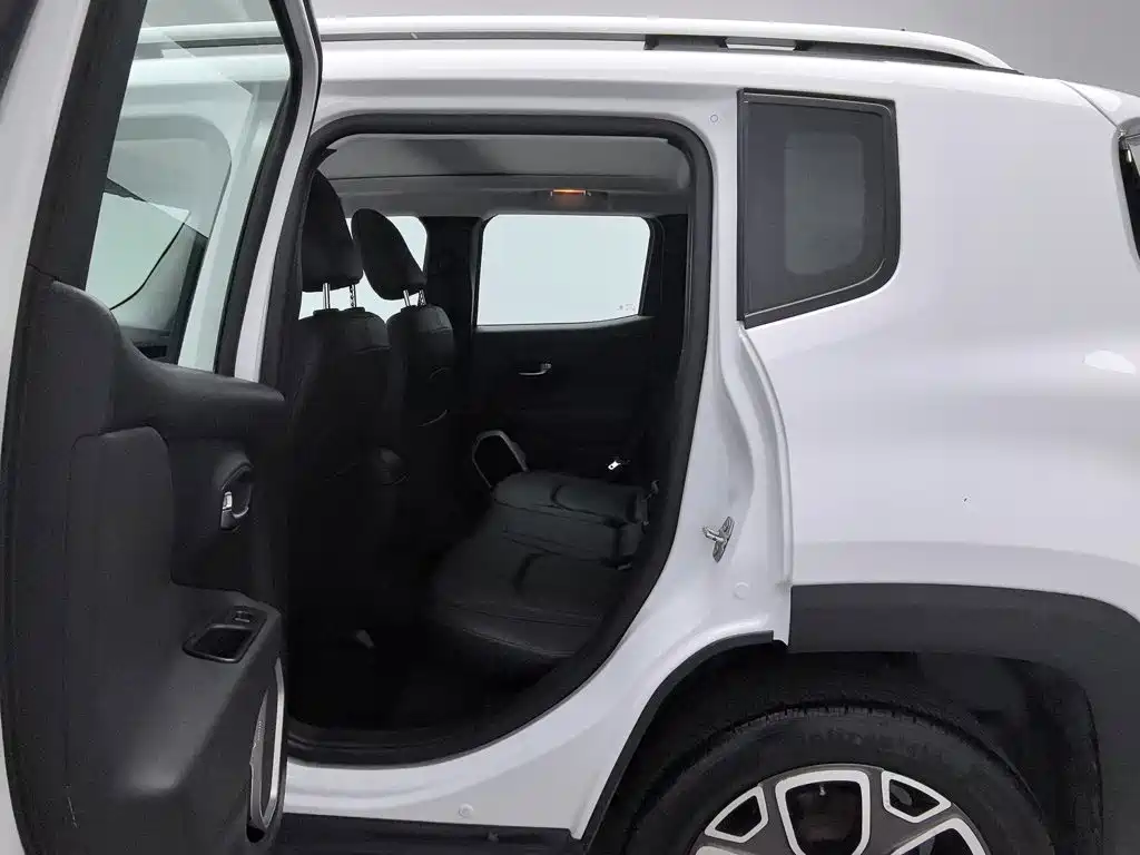 Jeep Renegade — миниатюра 15