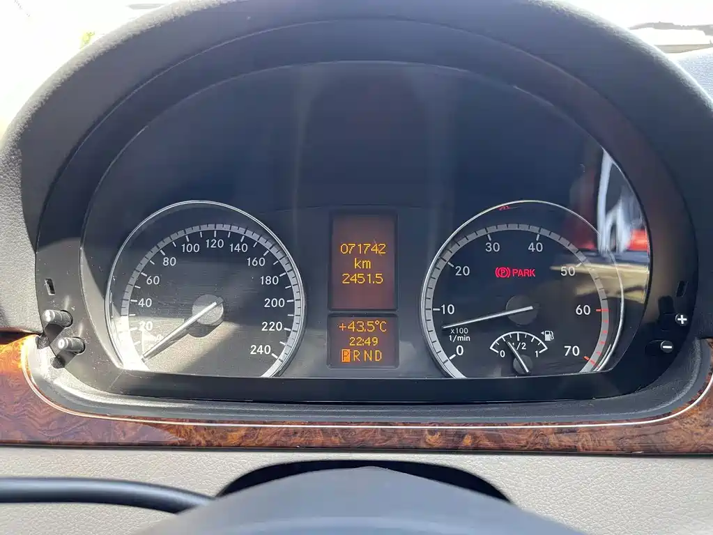 Mercedes-Benz Viano — миниатюра 25
