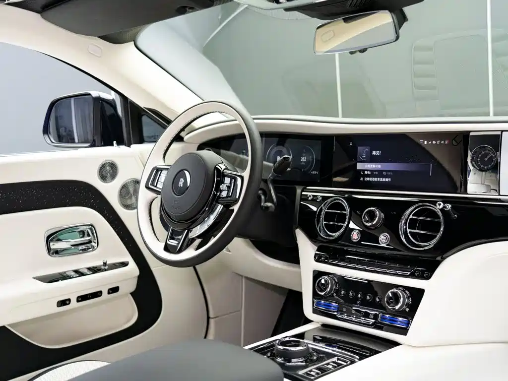 Rolls-Royce Phantom — миниатюра 21