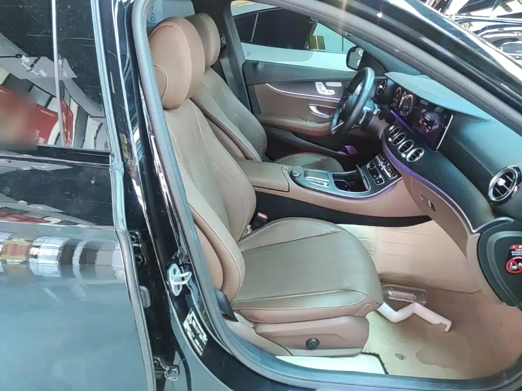 Mercedes-Benz E-Class (Import) — миниатюра 25