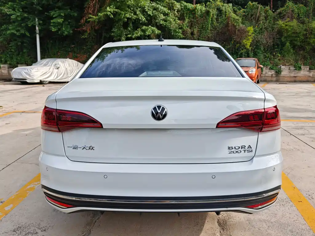 Volkswagen Bora 2025 200TSI DSG