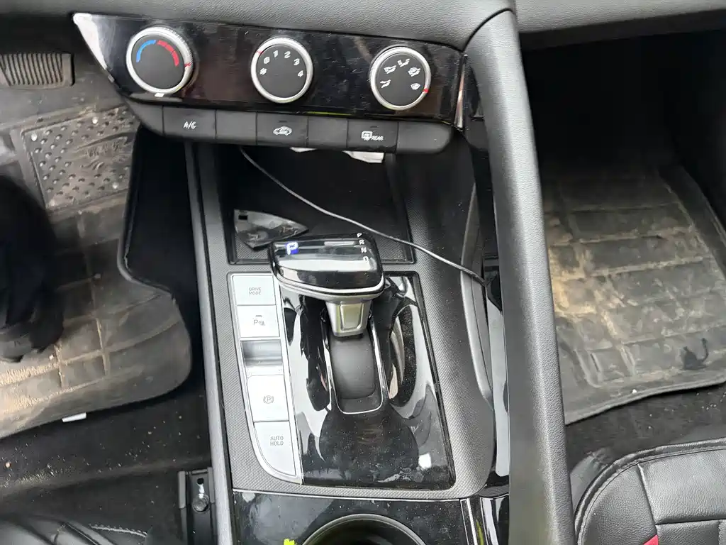 Hyundai Elantra — миниатюра 6