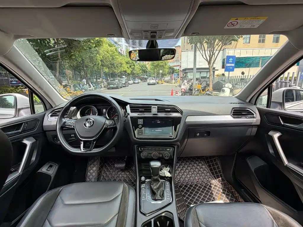 Volkswagen Tiguan L PHEV — миниатюра 13