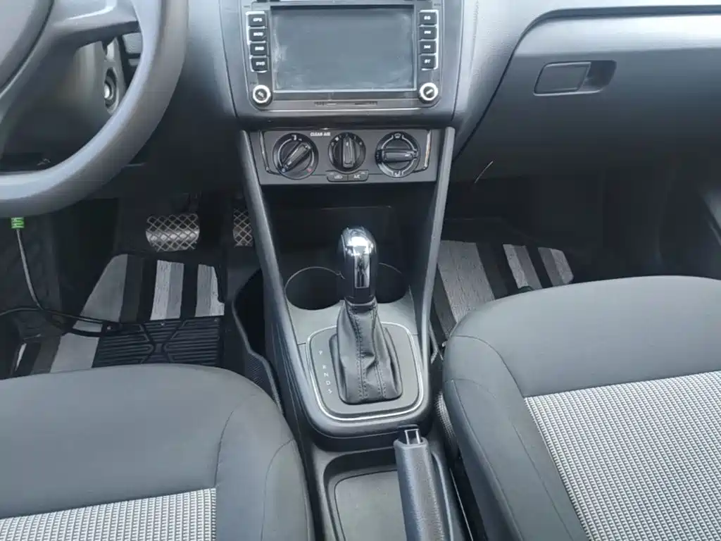 Volkswagen Polo — миниатюра 14