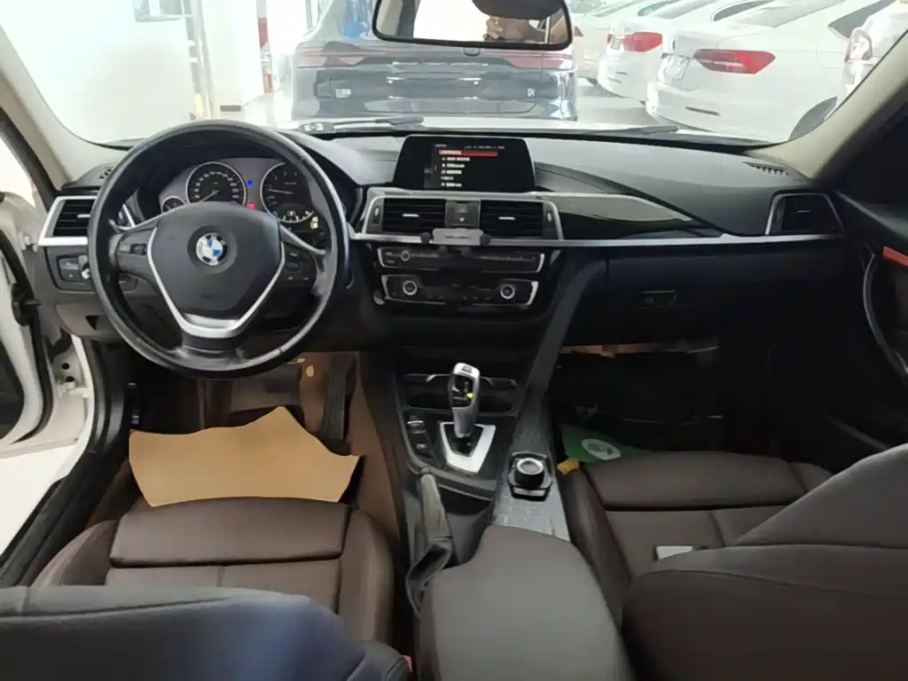 BMW 3 Series — миниатюра 10