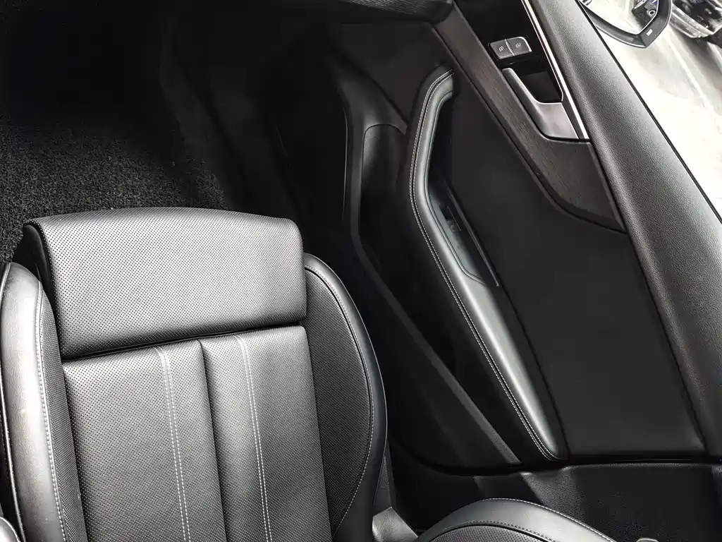 Audi A4L — миниатюра 6