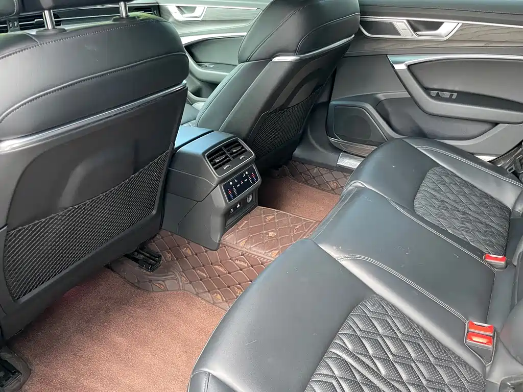 Audi A6L — миниатюра 12