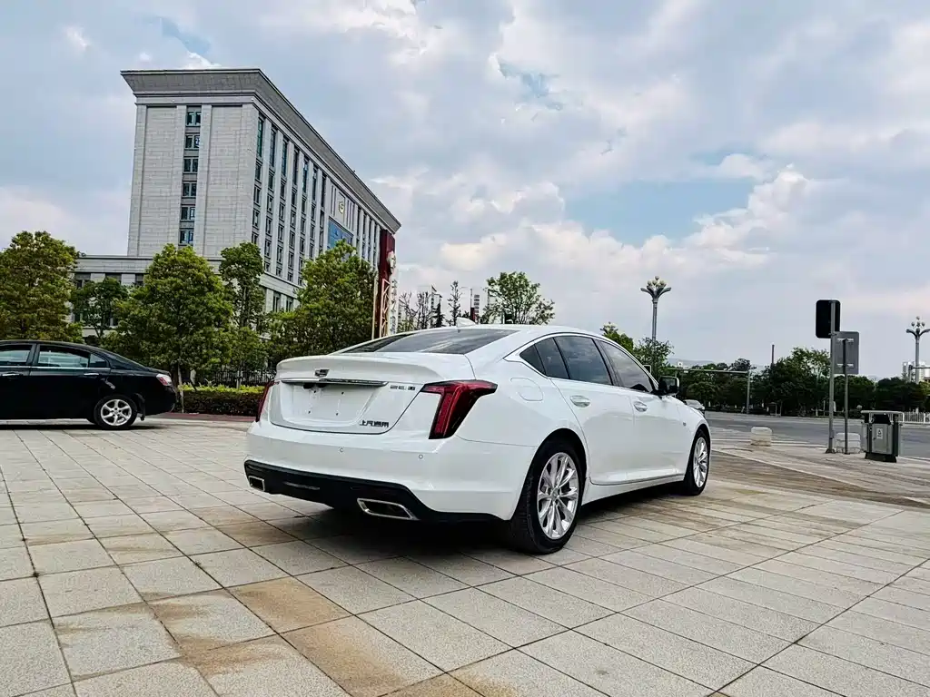 Cadillac CT5 — миниатюра 6