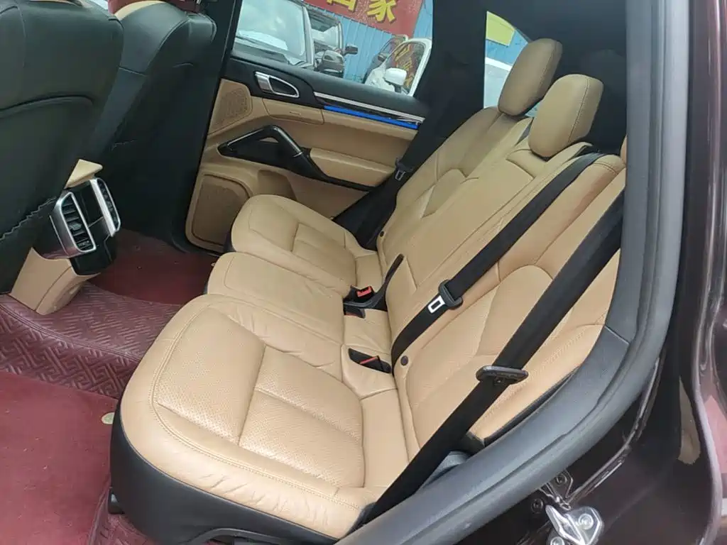 Porsche Cayenne — миниатюра 17