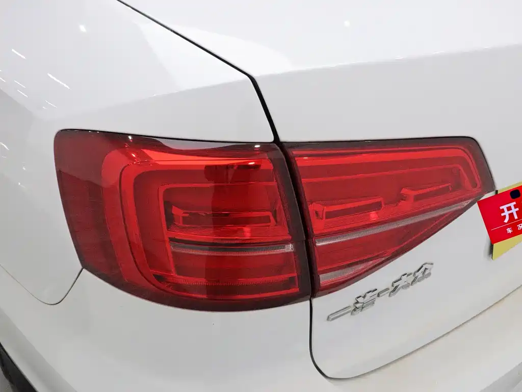 Volkswagen Sagitar — миниатюра 7