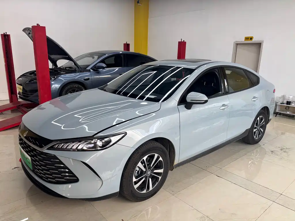 BYD Qin Plus PLUS 2026 DM-i 210KM