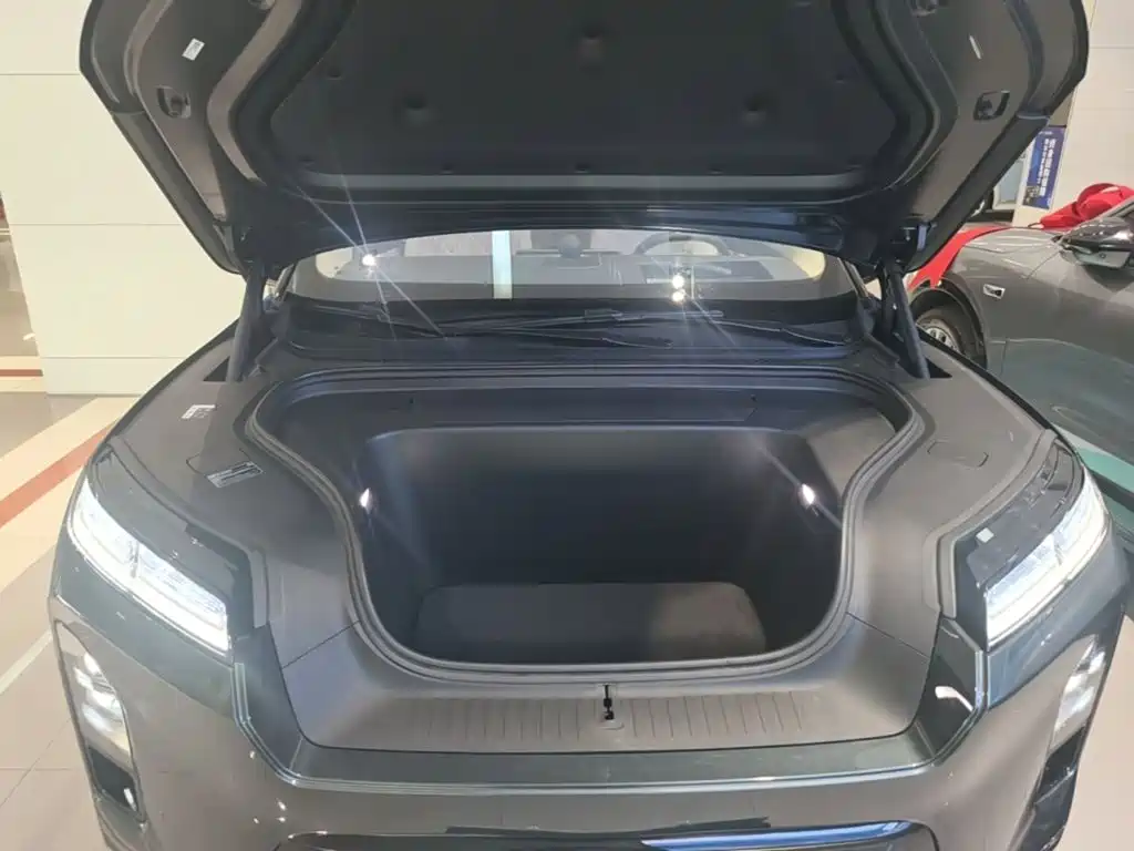 NIO ES8 — миниатюра 20