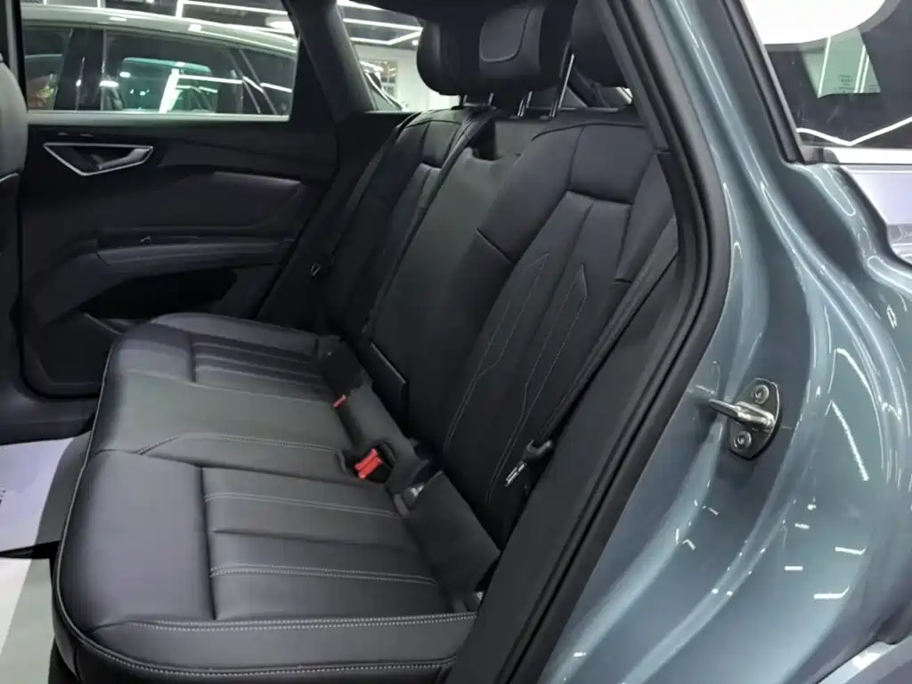 Audi Q4 e-tron — миниатюра 17