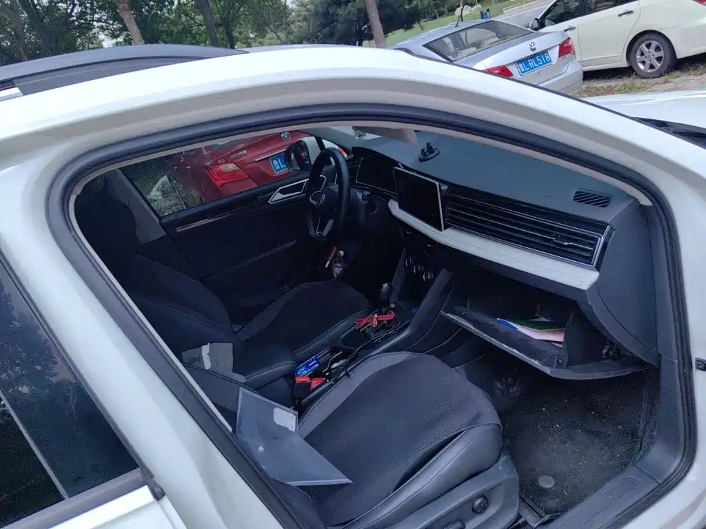 Volkswagen Tiguan L — миниатюра 19