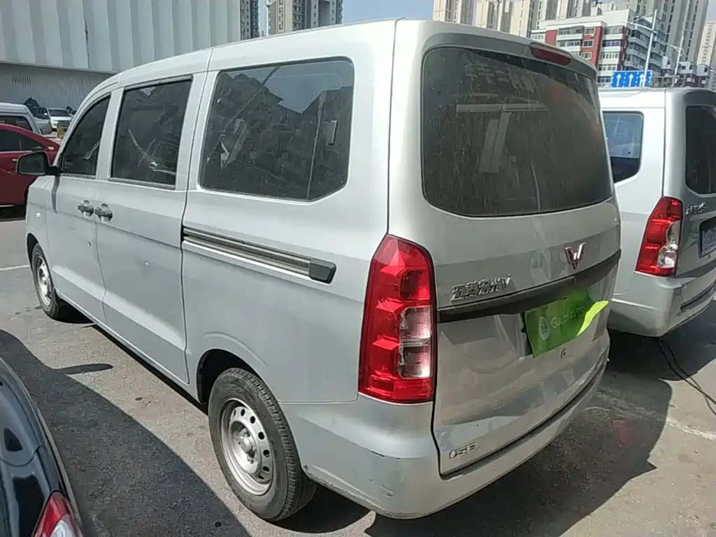 Wuling Hongguang V — миниатюра 5