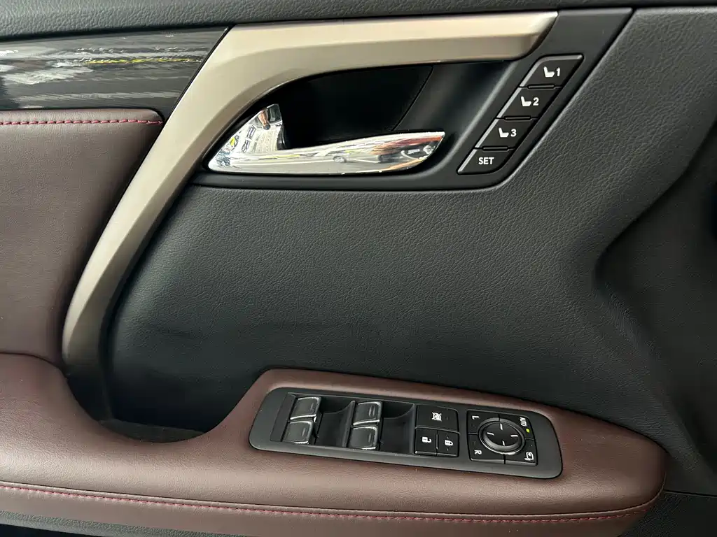 Lexus RX — миниатюра 19