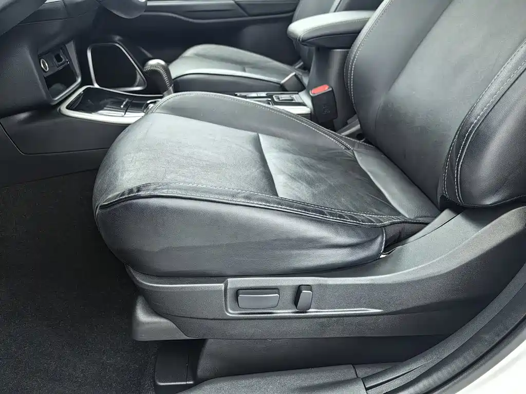 Mitsubishi Outlander — миниатюра 20