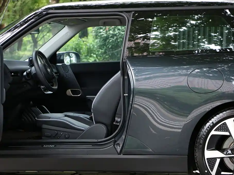 MINI MINI COOPER EV — миниатюра 8