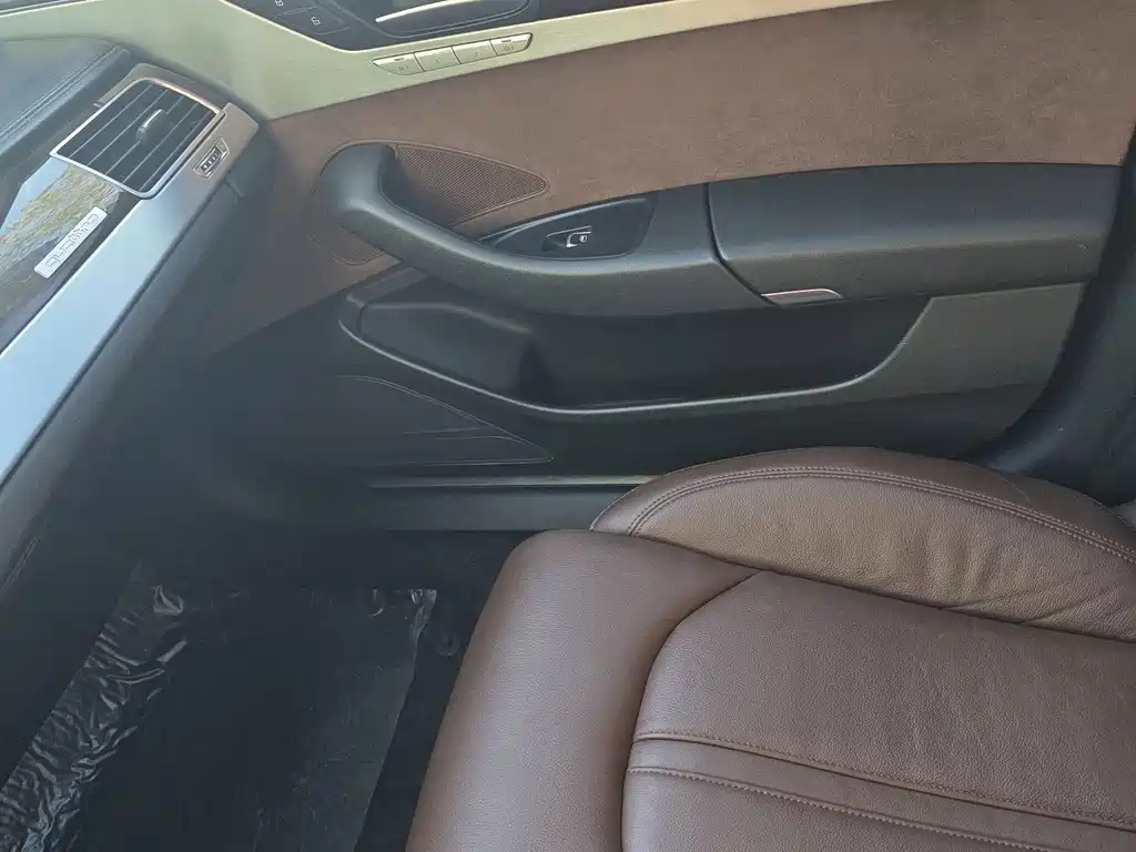 Audi A8 — миниатюра 18