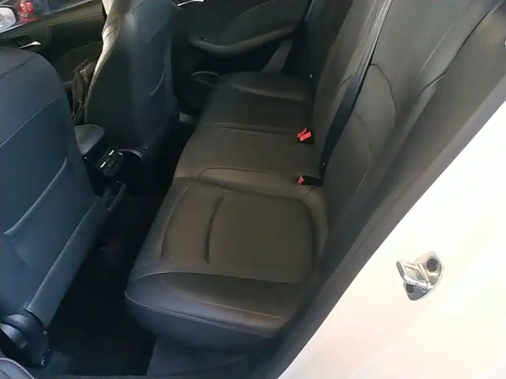 Roewe i5 — миниатюра 17