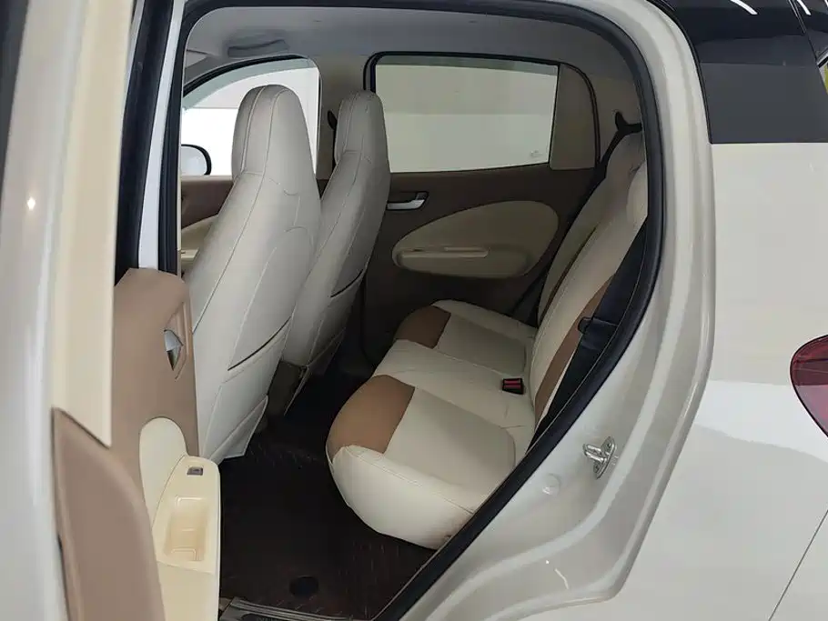 Wuling MINIEV — миниатюра 11
