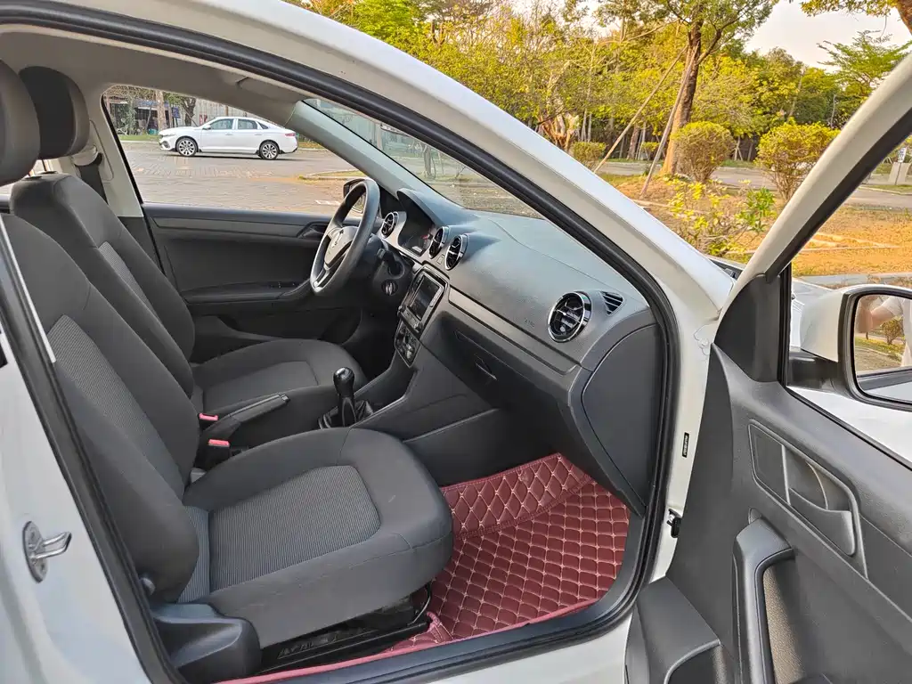 Volkswagen Jetta — миниатюра 13