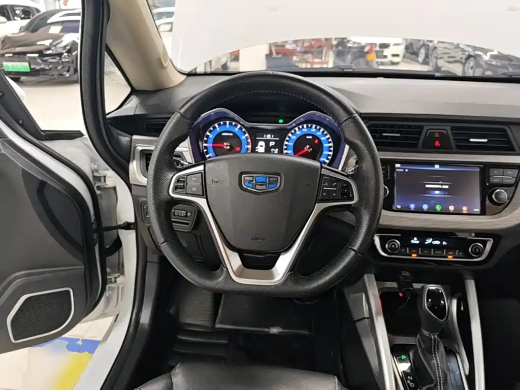 Geely Vision X3 — миниатюра 11