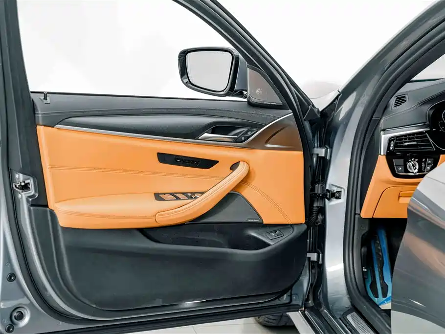 BMW 5 Series (Import) — миниатюра 15