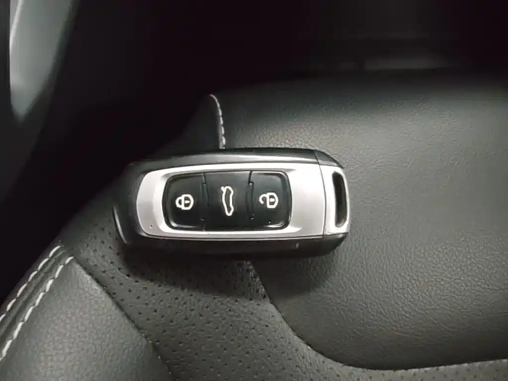 Geely Vision X3 — миниатюра 9