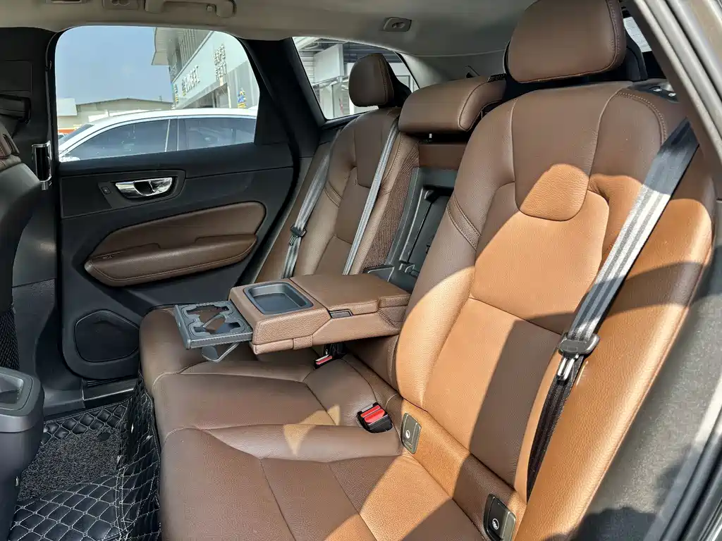 Volvo XC60 — миниатюра 17