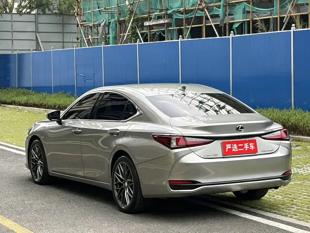 Lexus ES — миниатюра 7