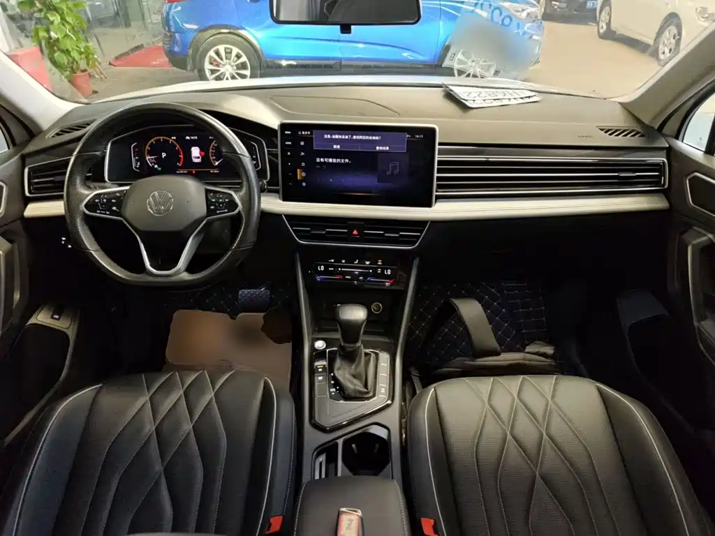 Volkswagen Tiguan L — миниатюра 10