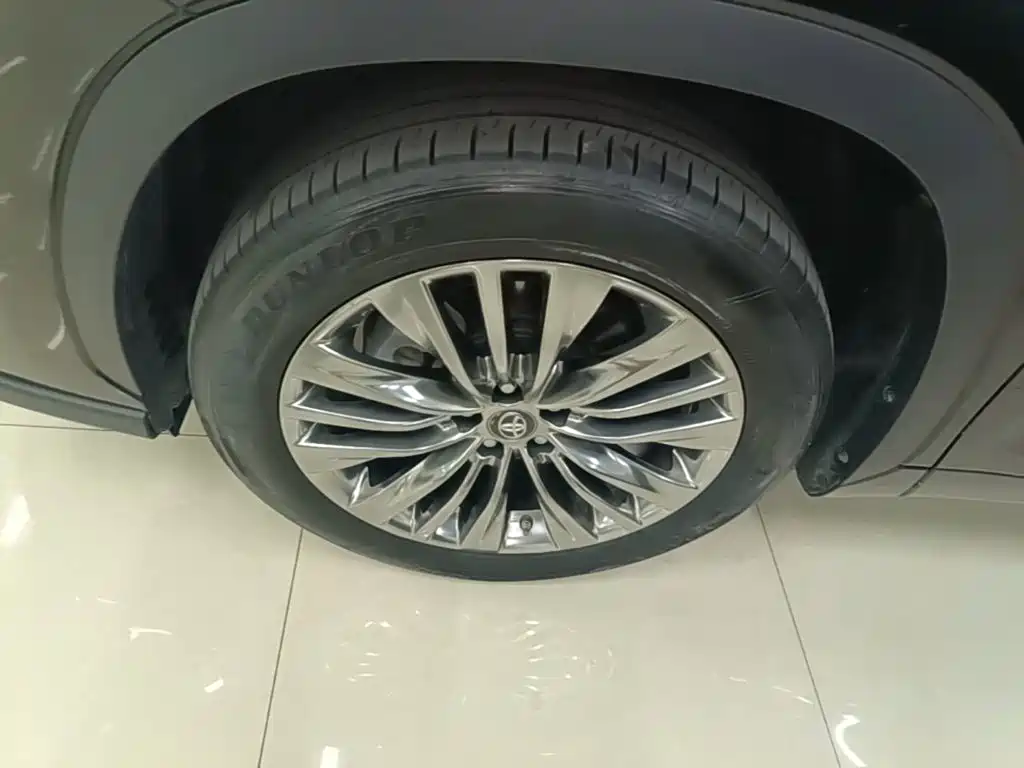 Toyota Highlander — миниатюра 23