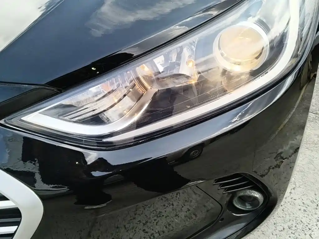 Hyundai Elantra — миниатюра 24