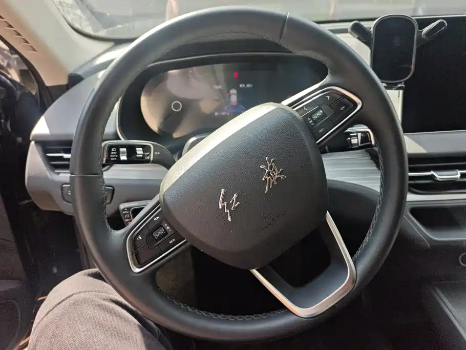 Hongqi Hongqi E-QM5 — миниатюра 15