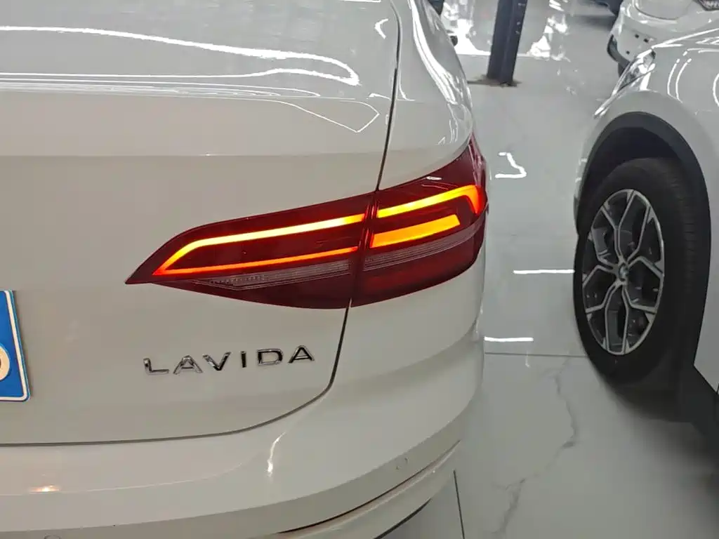 Volkswagen Lavida — миниатюра 8