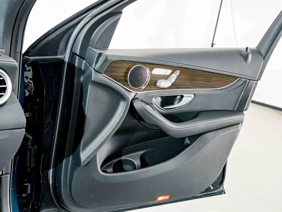 Mercedes-Benz GLC — миниатюра 13