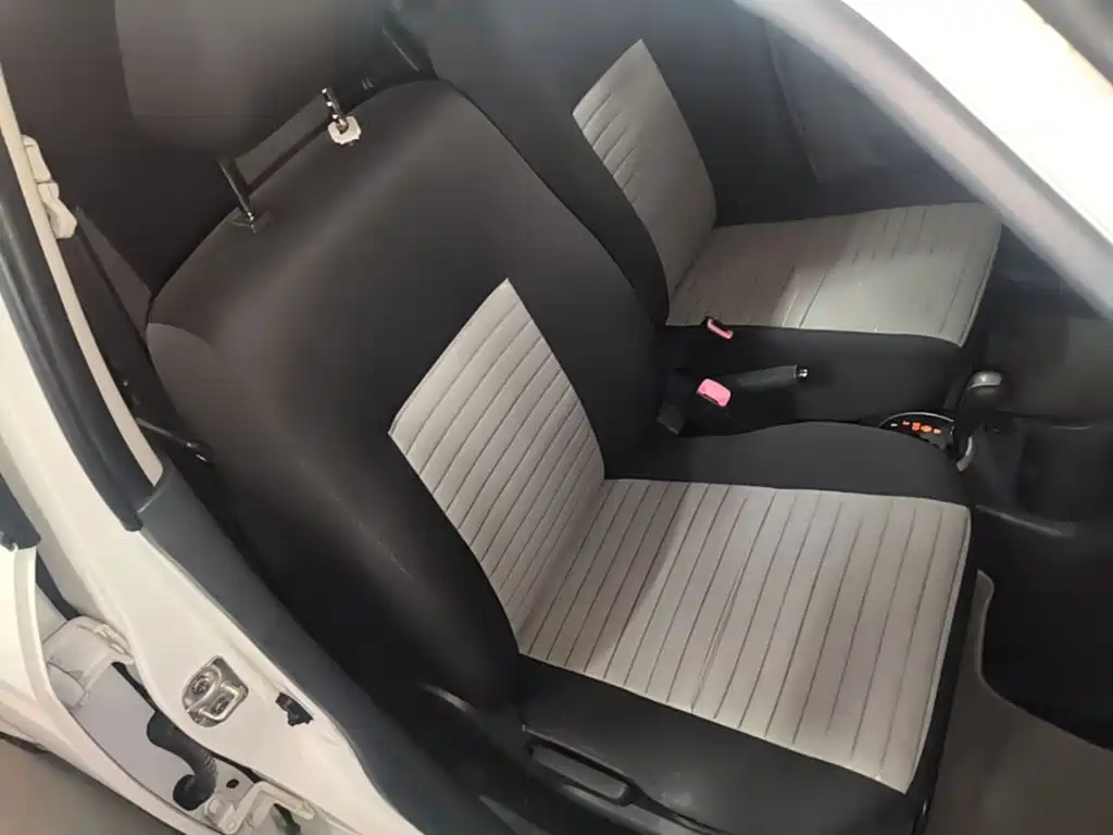 Suzuki Swift — миниатюра 25