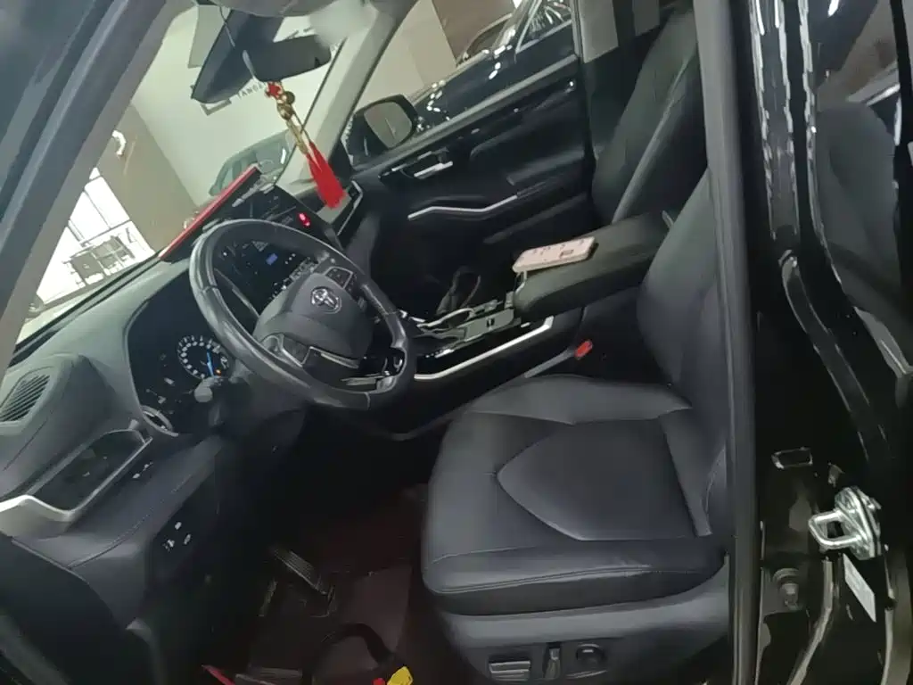 Toyota Highlander — миниатюра 15