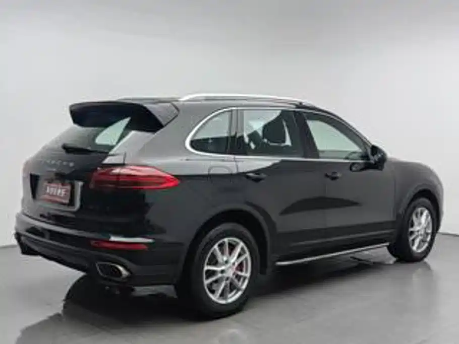 Porsche Cayenne — миниатюра 4