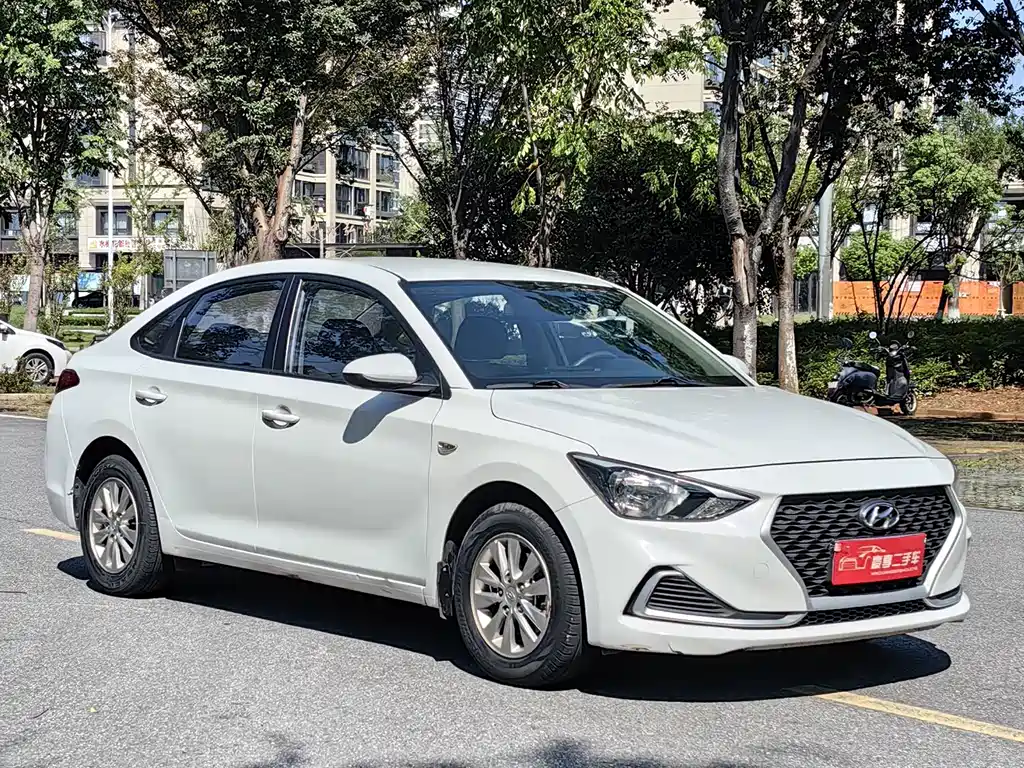 Hyundai Elantra — миниатюра 3