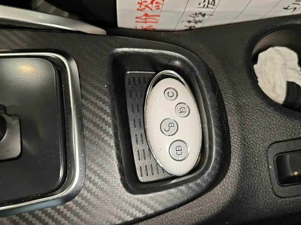 BYD Yuan EV — миниатюра 9