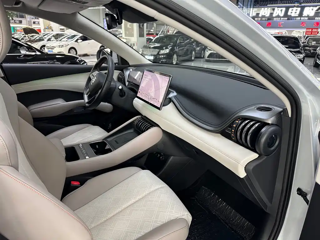 BYD Yuan Plus — миниатюра 17